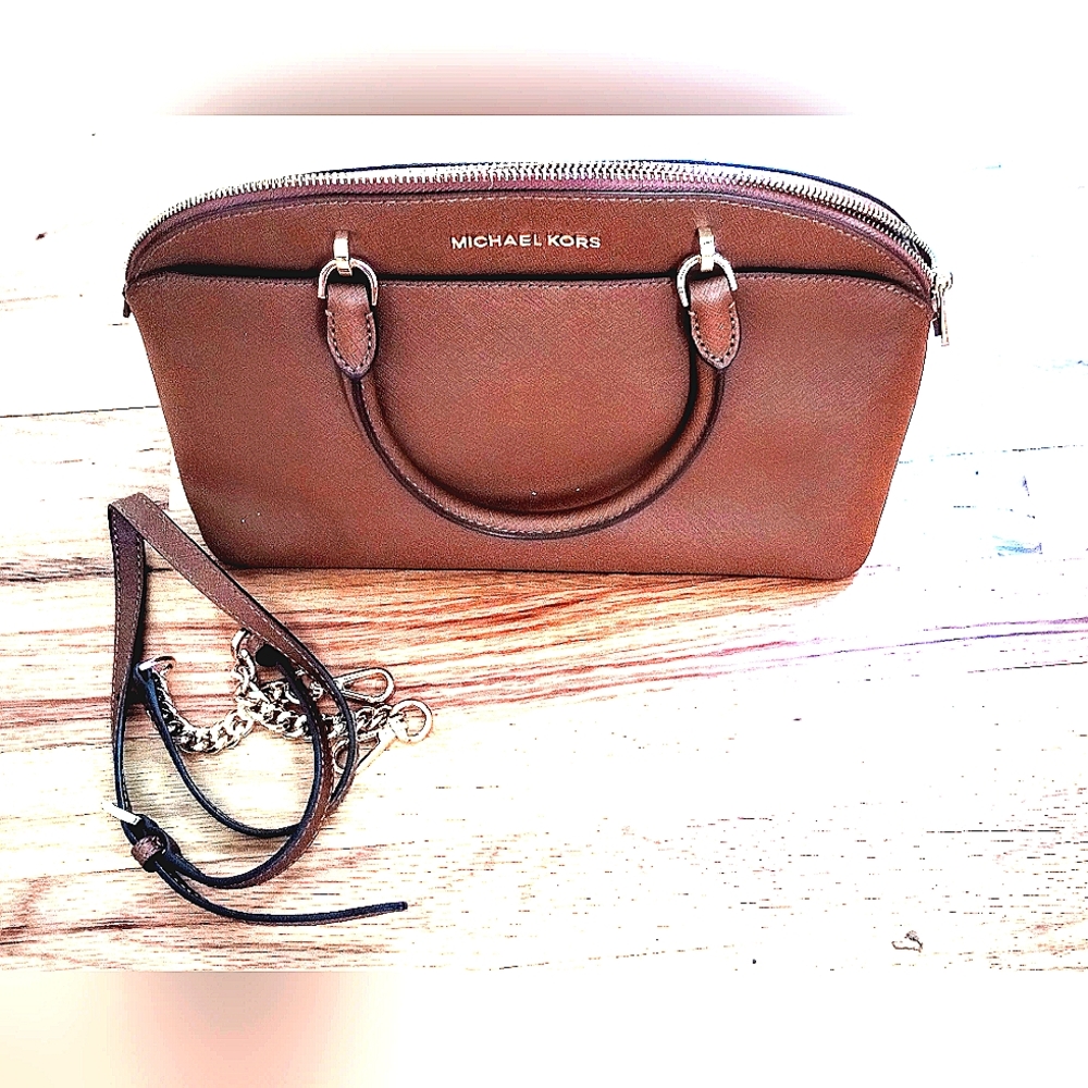 NEW MICHAEL KORS SHOULDER BAG, ADJUSTABLE STRAP, TAN BROWN, 13" x 10" x 5"